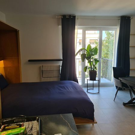 Studio A Courbevoie 92 Bagian luar foto